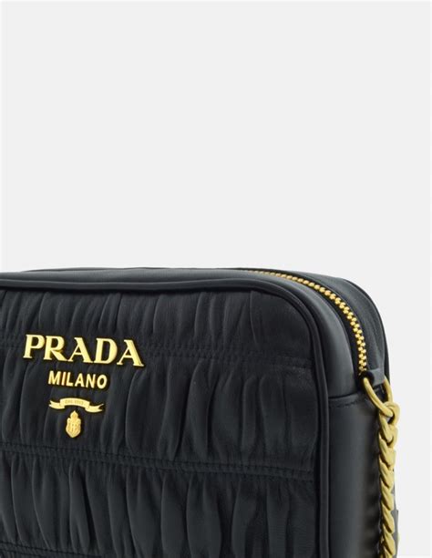 bolso prada negro pequeño|Bolsas pequeñas para mujer Prada.